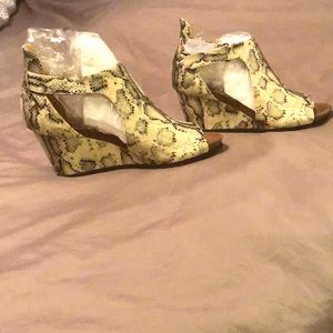 Snakeskin wedge sandals